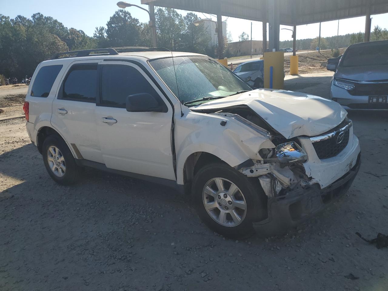 Mazda Tribute I Image 2