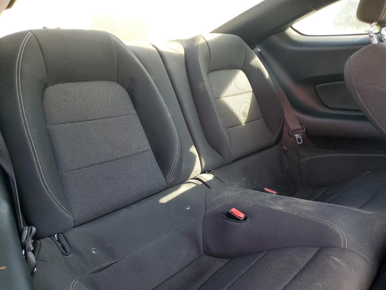 Ford Mustang Image 11