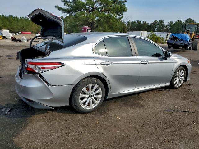 Toyota Camry L Image 5