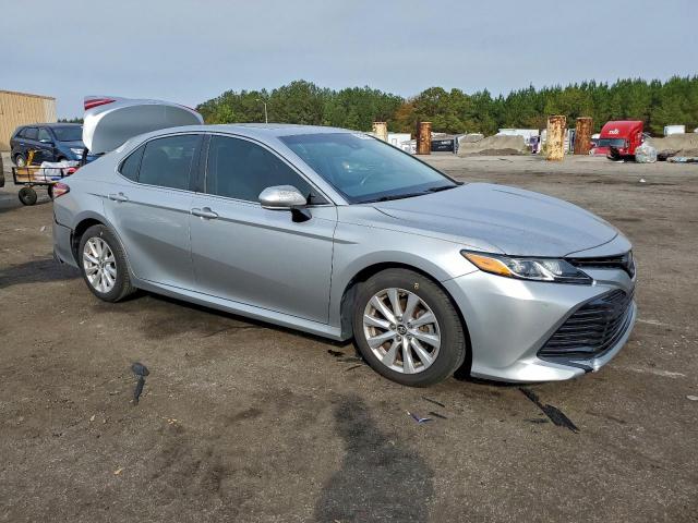 Toyota Camry L Image 12