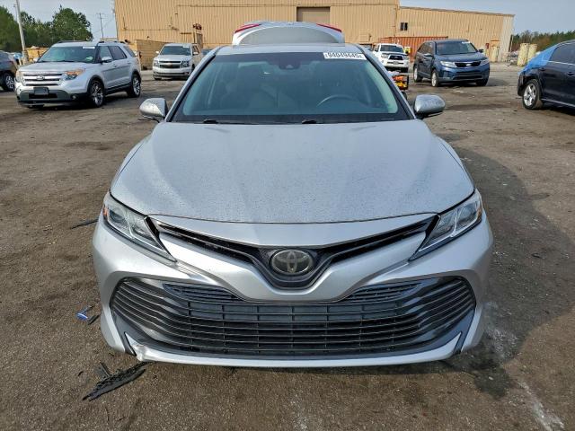 Toyota Camry L Image 2