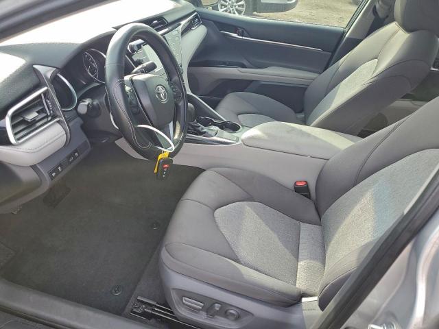 Toyota Camry L Image 3