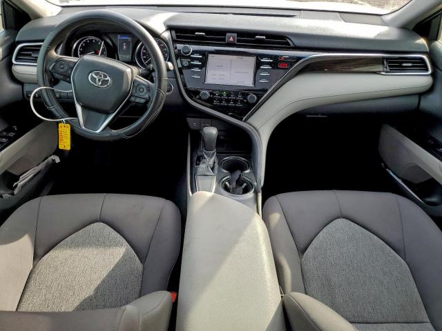 Toyota Camry L Image 8