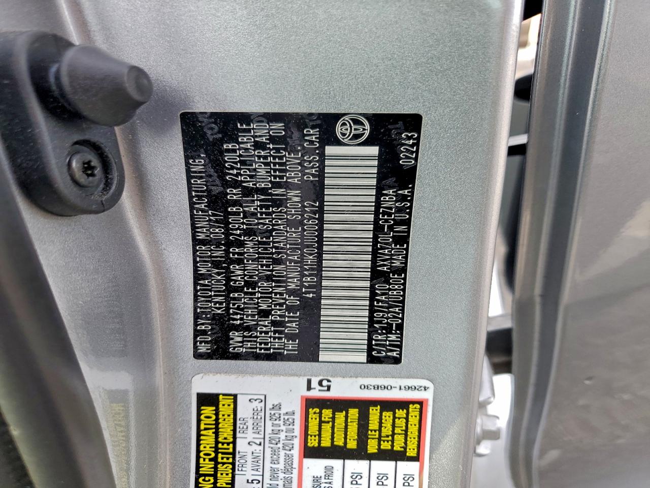 Toyota Camry L Image 11