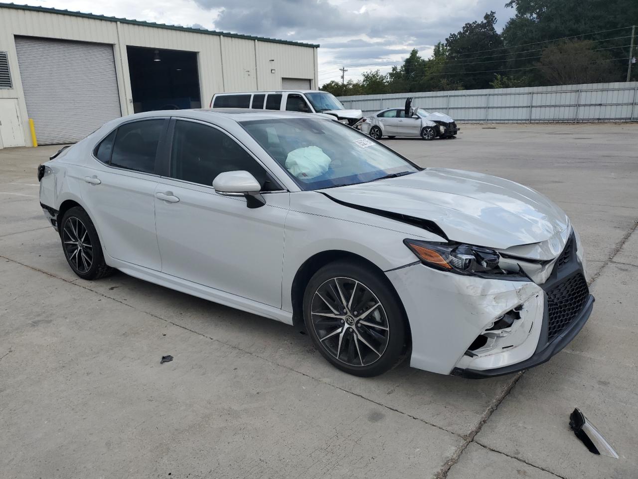 Toyota Camry Se Image 8