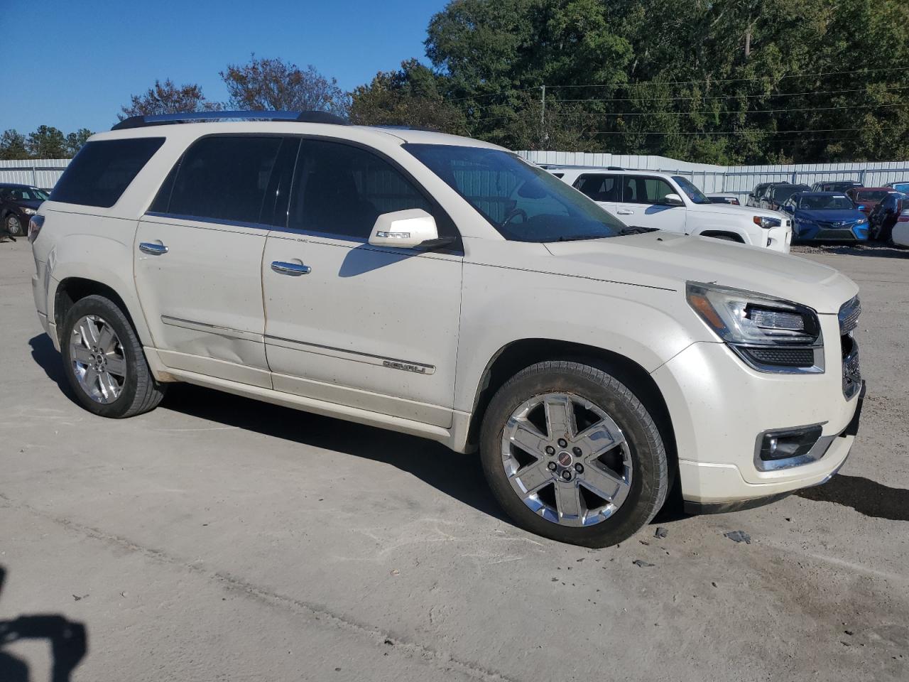 GMC Acadia Denali Image 5