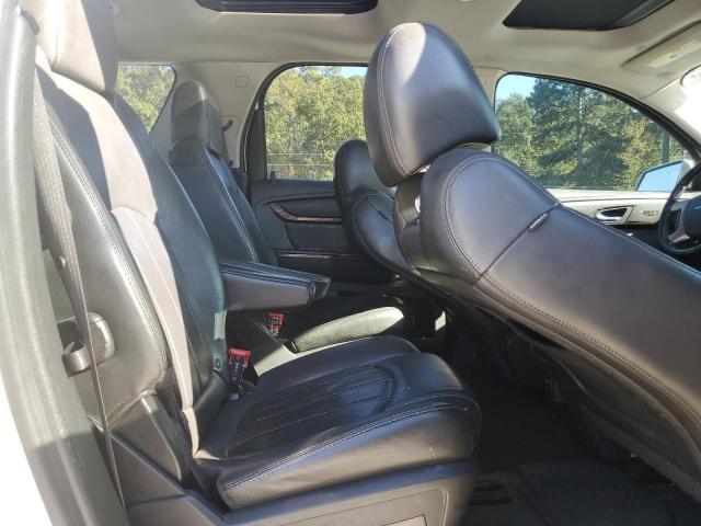 GMC Acadia Denali Image 11