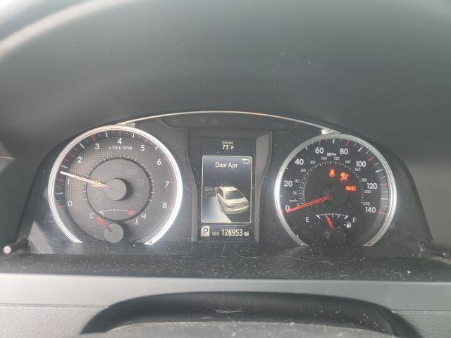 Toyota Camry Le Image 4