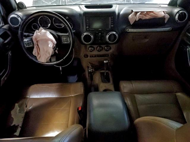 Jeep Wrangler Sahara Image 12