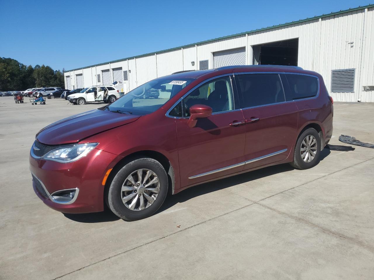 Chrysler Pacifica Touring L Image 1