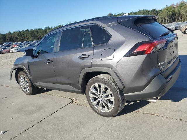 Toyota RAV4 Xle Premium Image 3