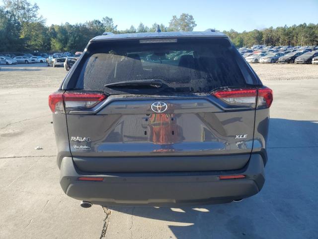 Toyota RAV4 Xle Premium Image 4