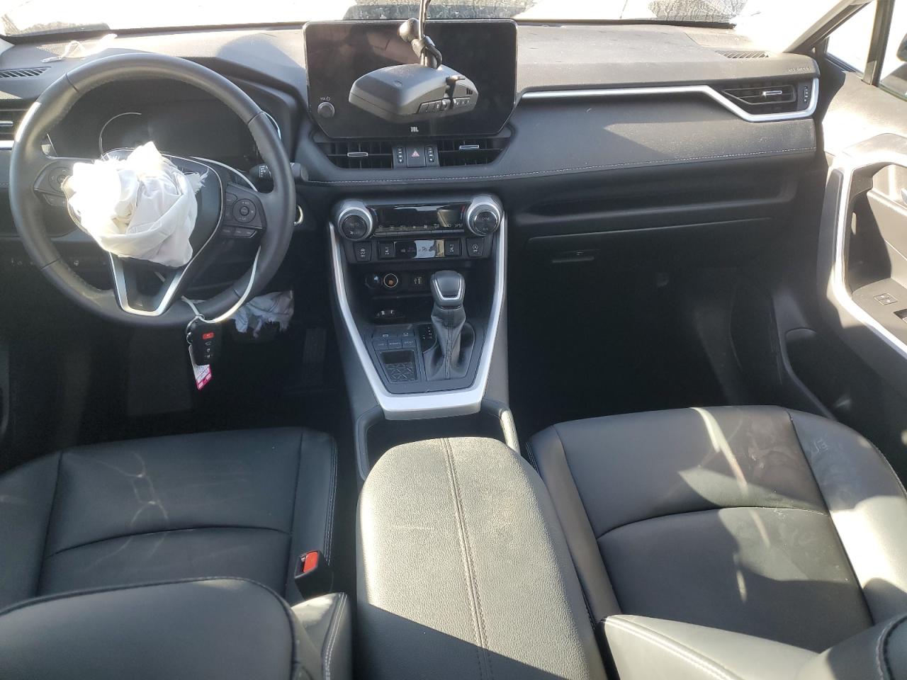 Toyota RAV4 Xle Premium Image 12