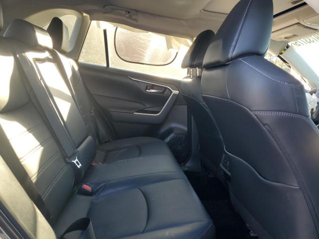 Toyota RAV4 Xle Premium Image 8