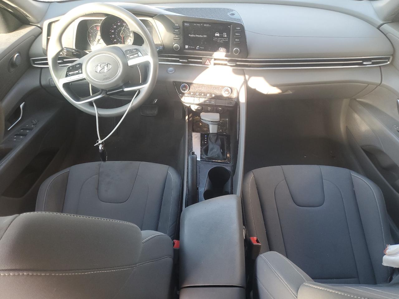 Hyundai ELANTRA Sel Image 9