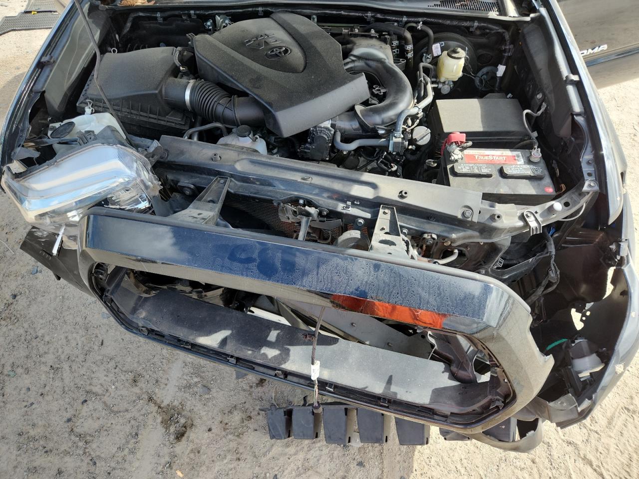 Toyota Tacoma Double Cab Image 4