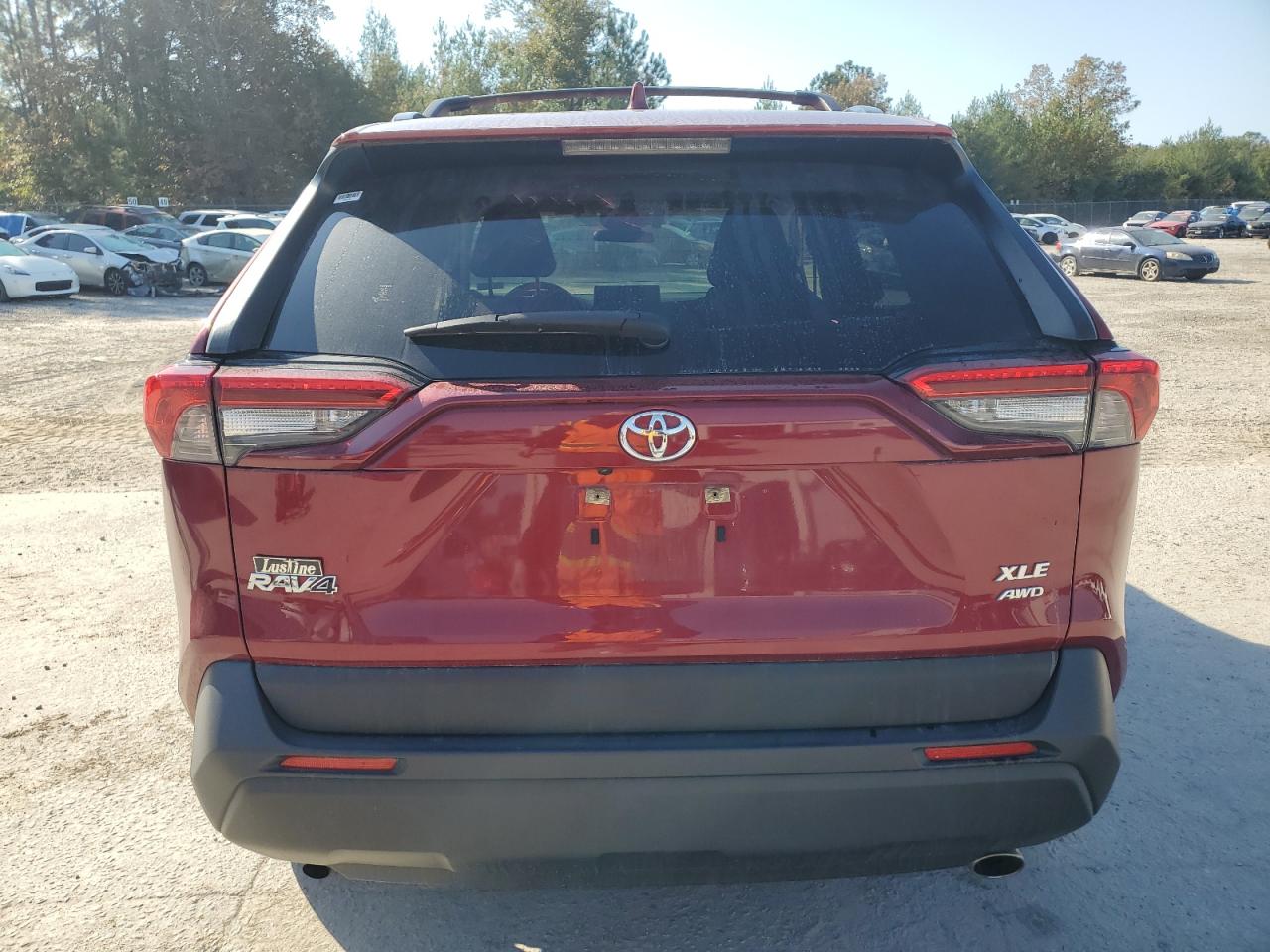 Toyota RAV4 Xle Premium Image 3