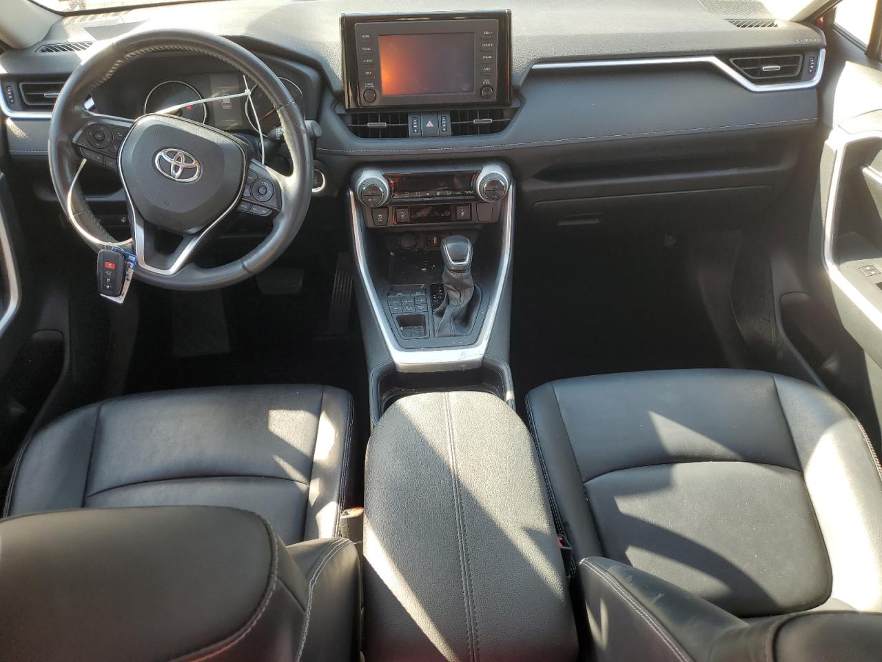 Toyota RAV4 Xle Premium Image 12