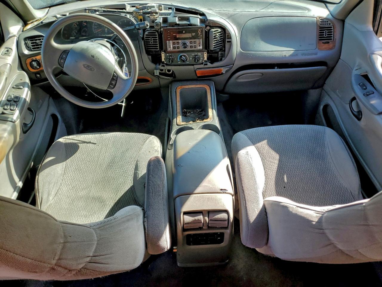 Ford Expedition Image 12