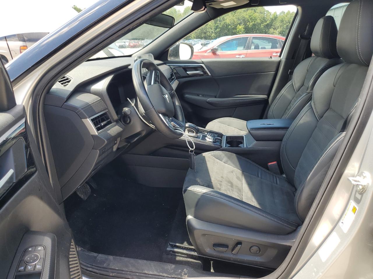 Mitsubishi Outlander Se Image 8