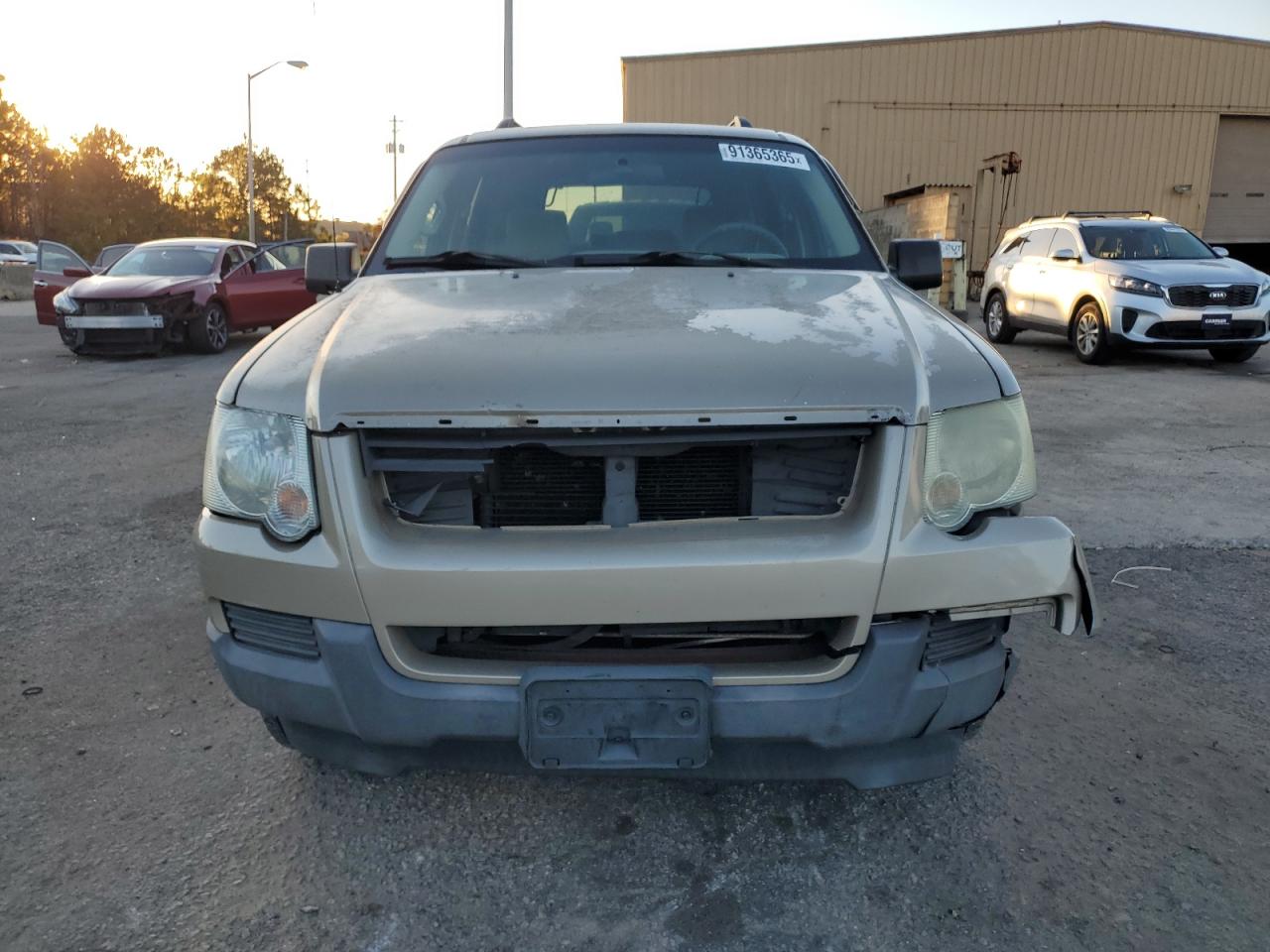 Ford Explorer Xls Image 13