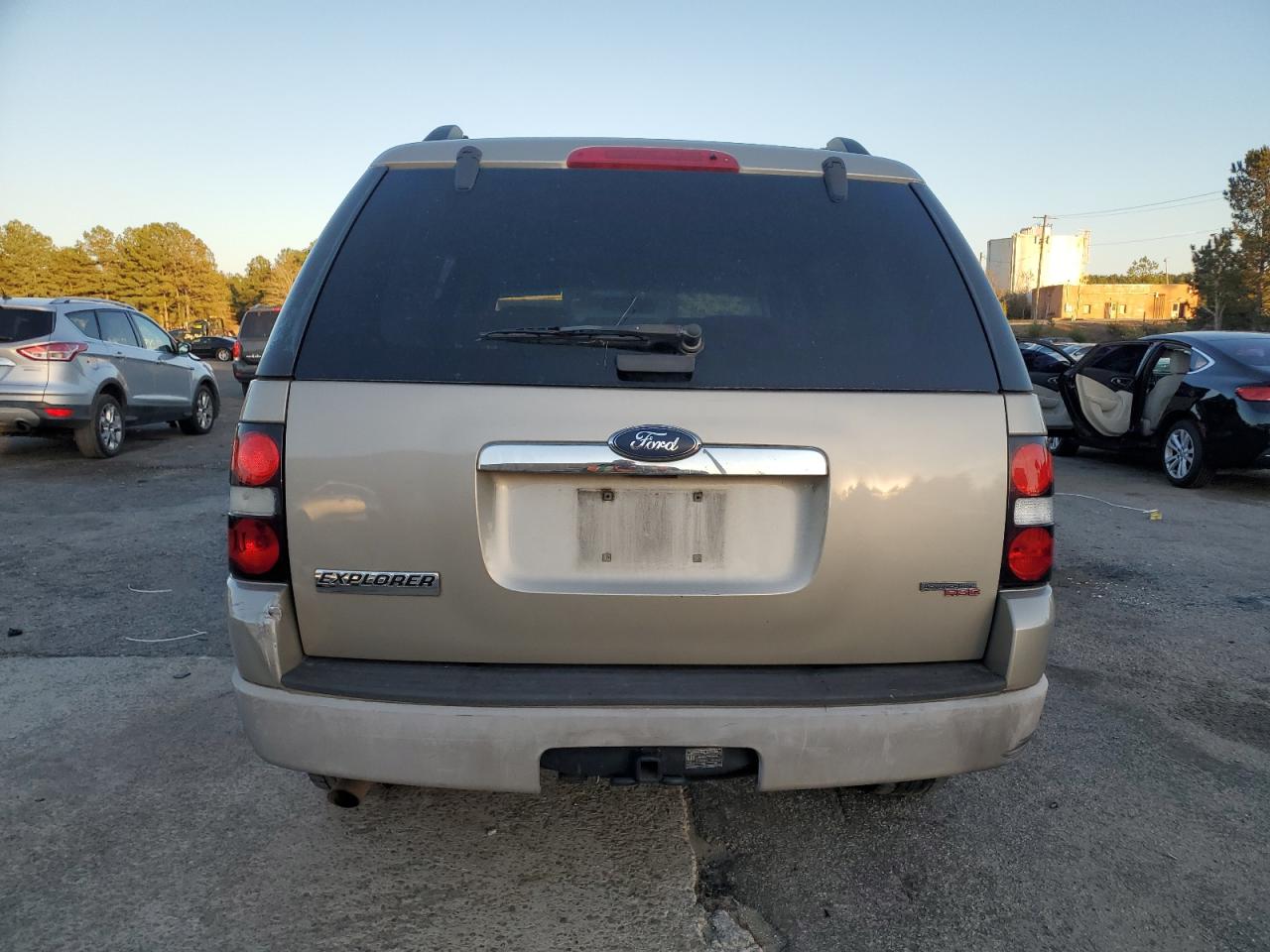 Ford Explorer Xls Image 4