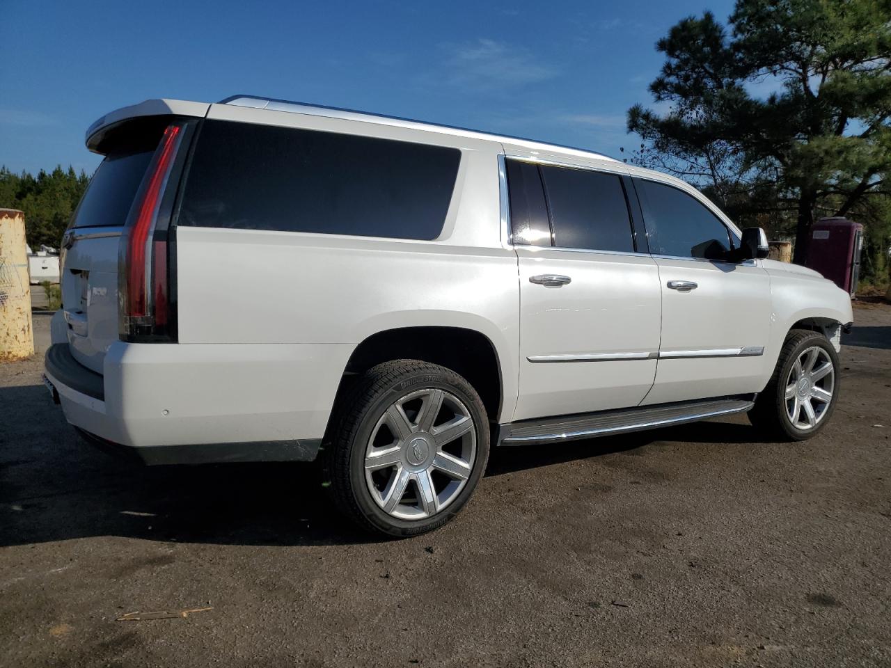 Cadillac Escalade Esv Premium Luxury Image 2