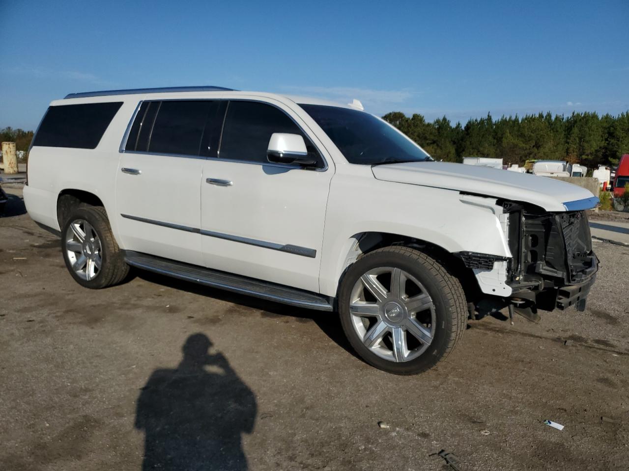 Cadillac Escalade Esv Premium Luxury Image 3