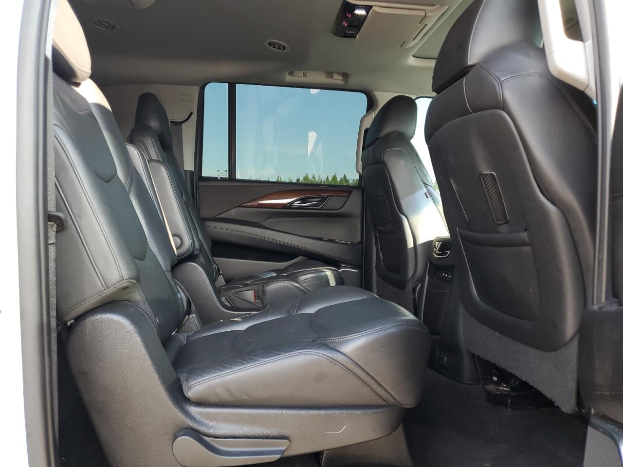 Cadillac Escalade Esv Premium Luxury Image 8