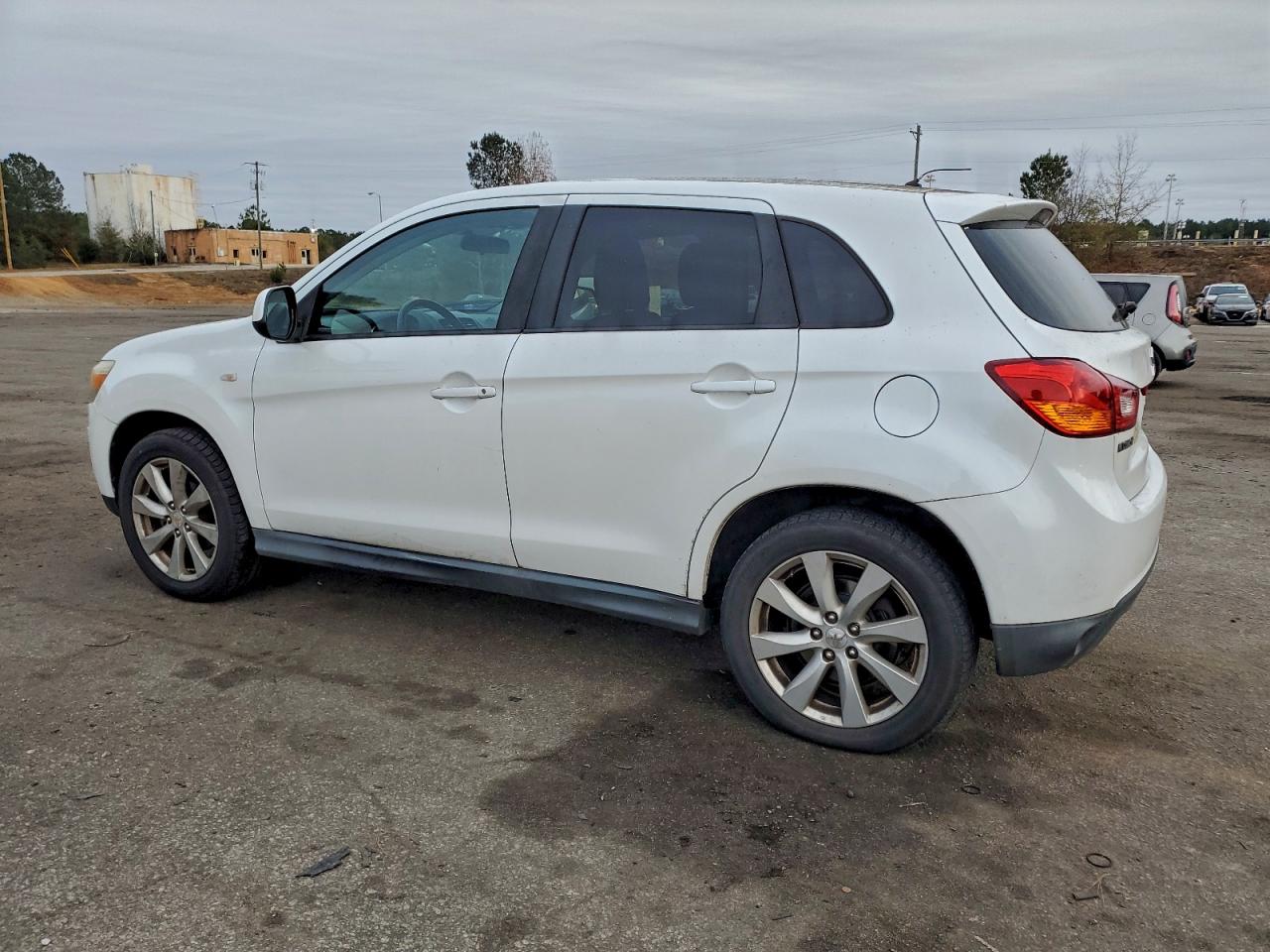 Mitsubishi Outlander Es Image 4