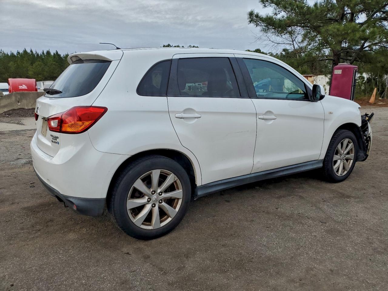 Mitsubishi Outlander Es Image 11