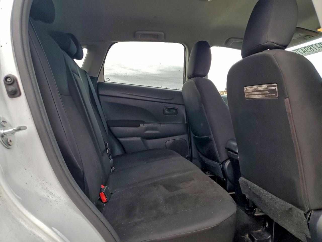 Mitsubishi Outlander Es Image 8