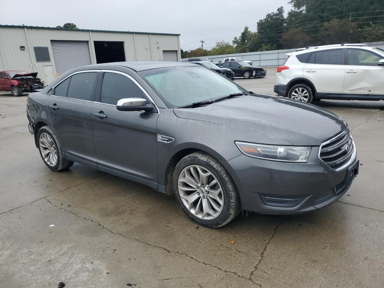 Ford Taurus Limited Image 3