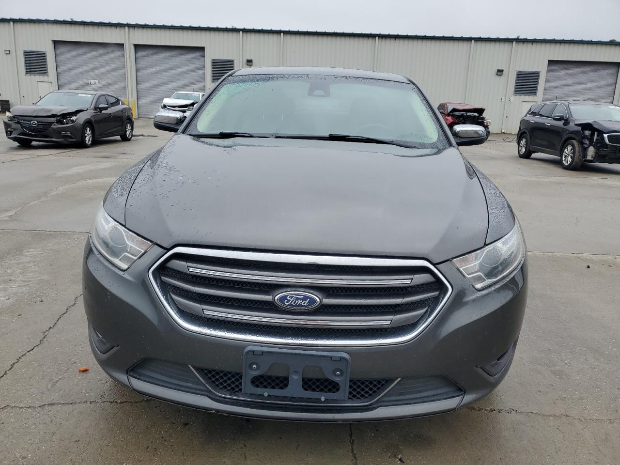 Ford Taurus Limited Image 7