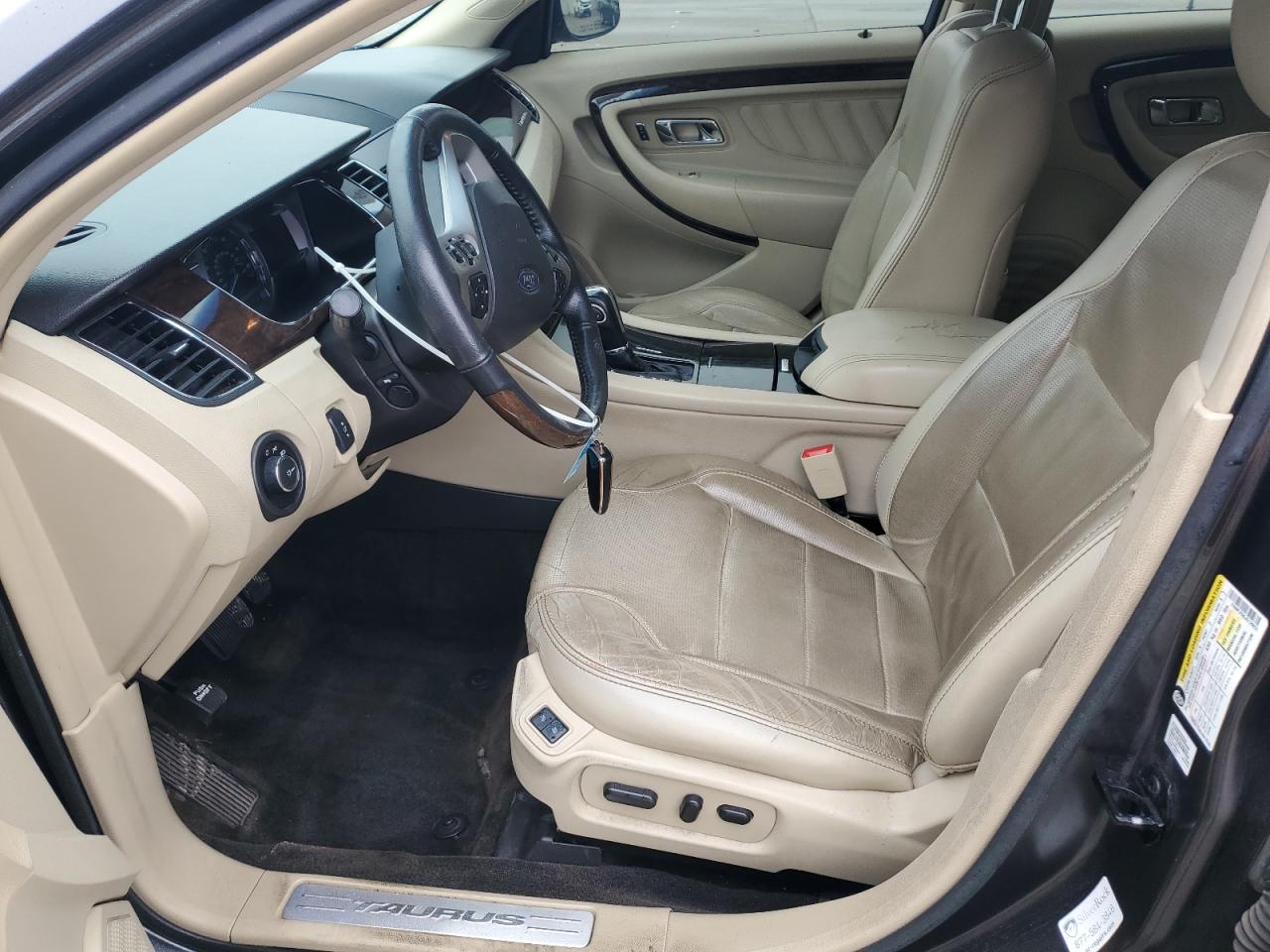 Ford Taurus Limited Image 4