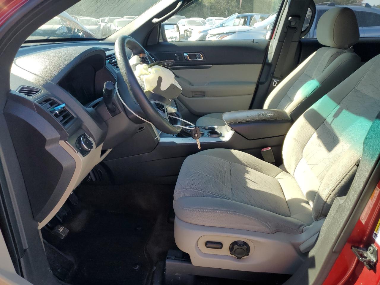 Ford Explorer Image 5