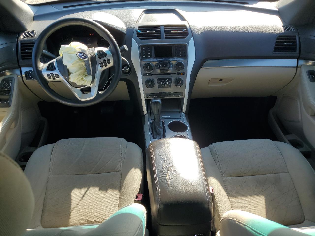 Ford Explorer Image 10