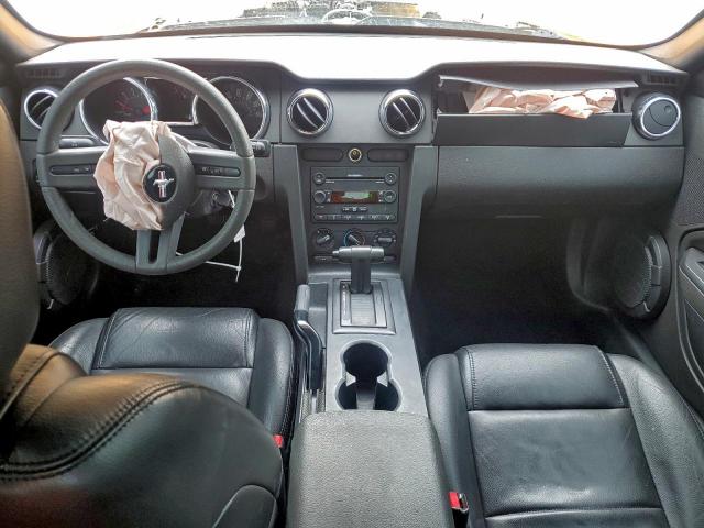 Ford Mustang Image 9