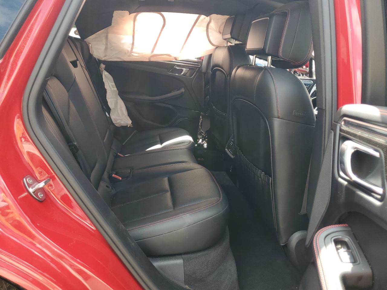 Porsche Macan Image 12