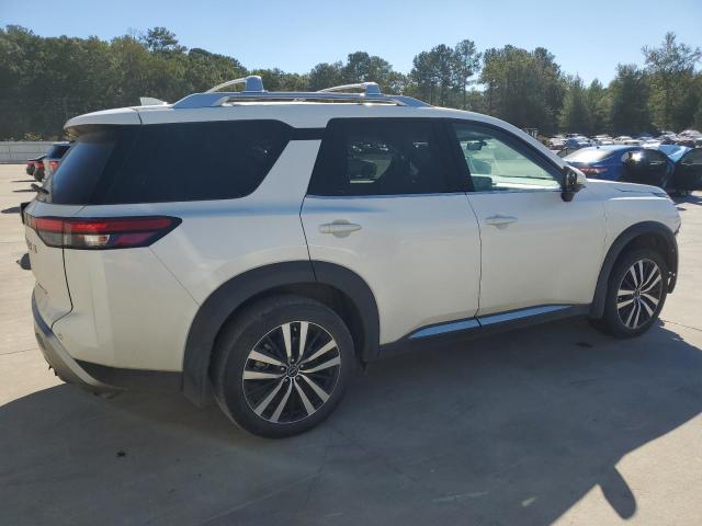 Nissan Pathfinder Platinum Image 13