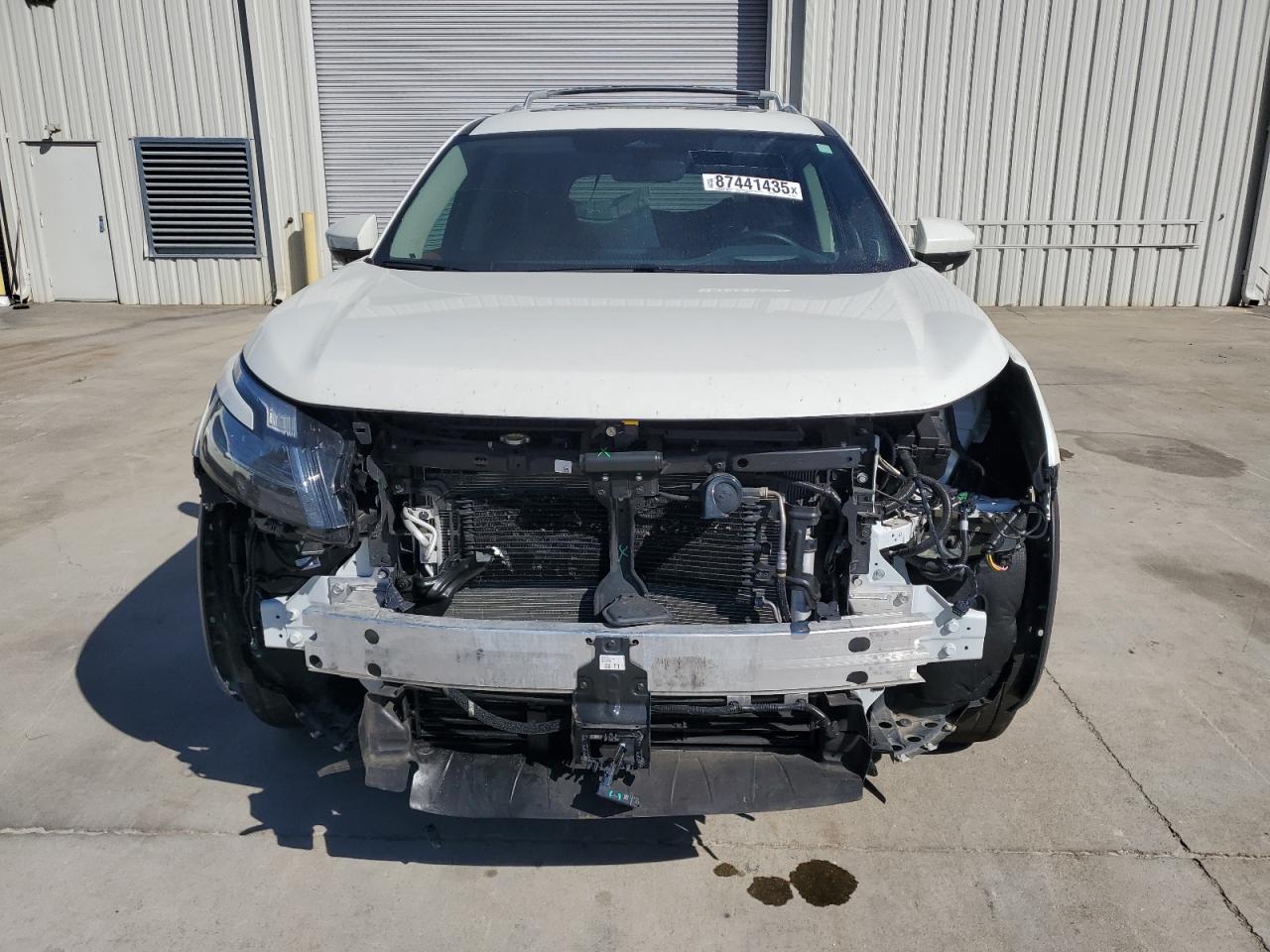 Nissan Pathfinder Platinum Image 6