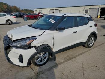  Salvage Nissan Kicks
