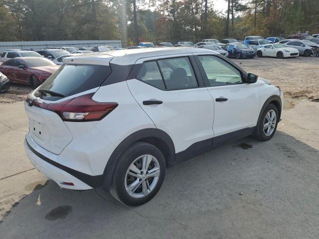 Nissan Kicks S Image 3