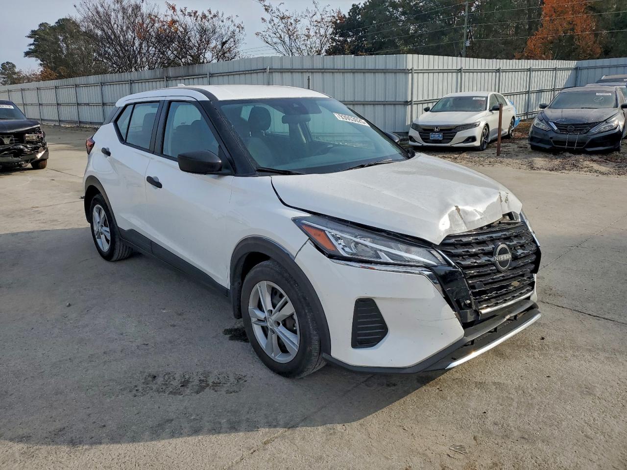 Nissan Kicks S Image 8