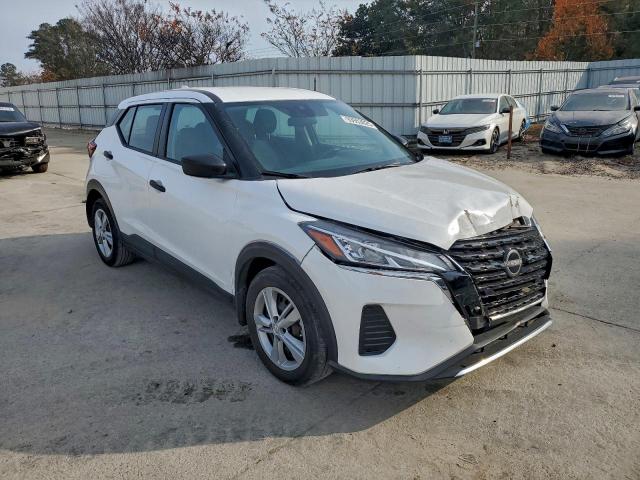 Nissan Kicks S Image 8