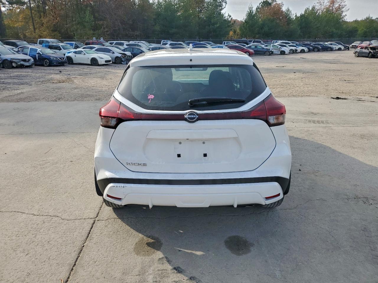 Nissan Kicks S Image 5