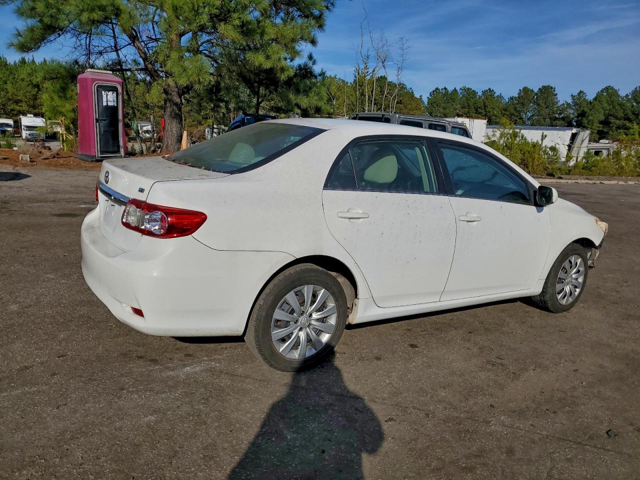 Toyota Corolla Base Image 8