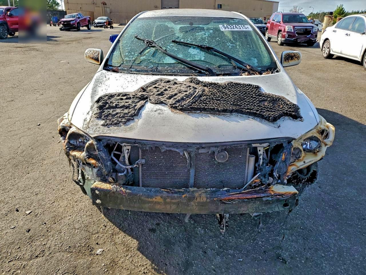 Toyota Corolla Base Image 3