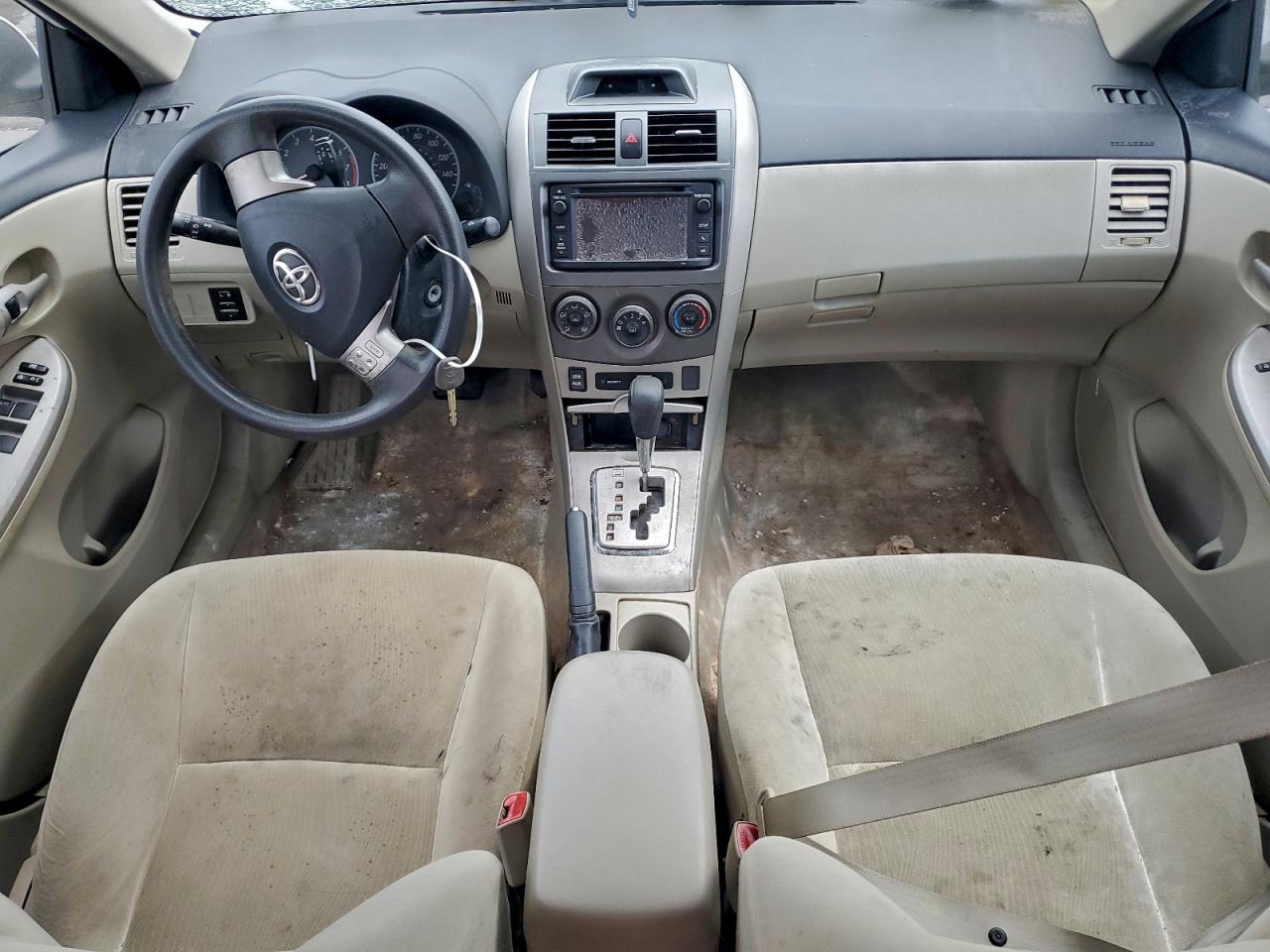 Toyota Corolla Base Image 2