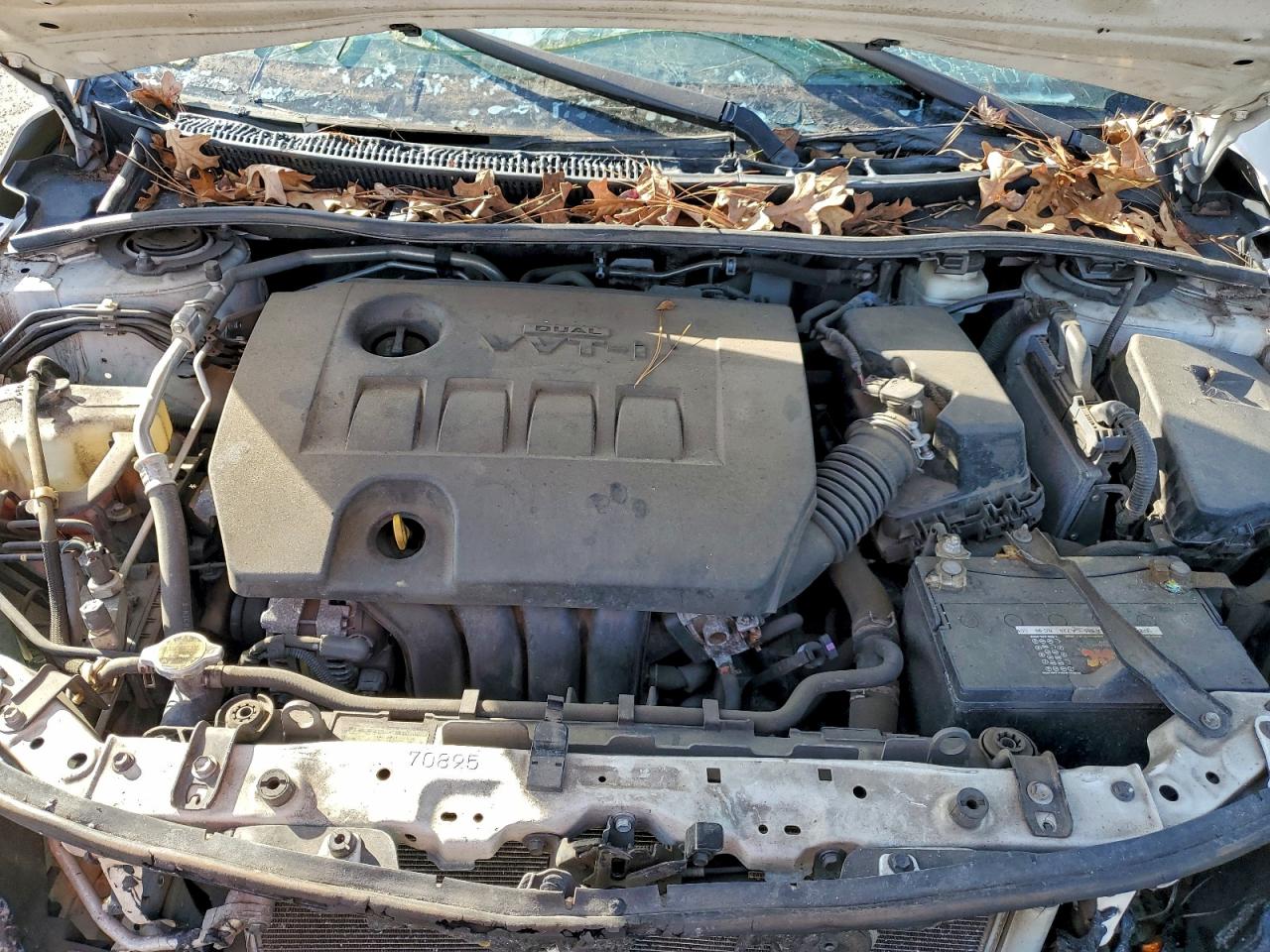 Toyota Corolla Base Image 12